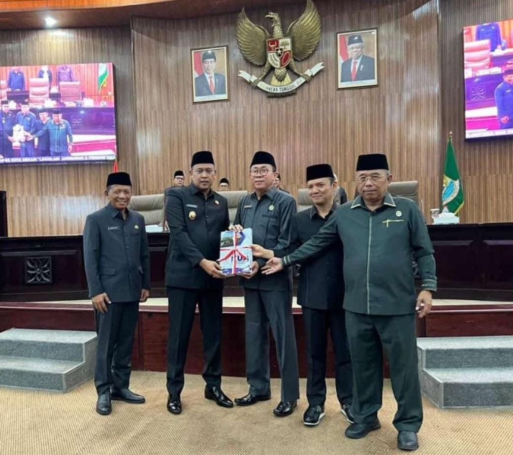 Anim Imamuddin Wakil Ketua I DPRD Kota Bekasi Pimpin Rapat Paripurna ...