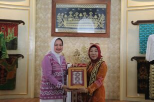 Ibu Riana Sari Arinal Terima Kunjungan Penasihat DWP Kementerian Kelautan dan Perikanan Ernawati Trenggono 