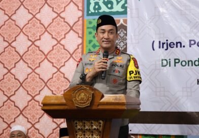 Kapolda Banten Laksanakan Sholat Subuh Keliling di Pondok Pesantren