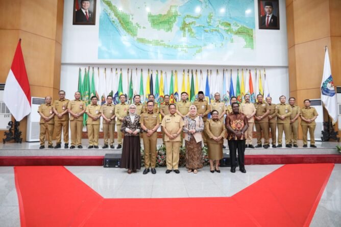 Keluarga Besar Kemendagri Sambut Mendagri dan Wamendagri Baru