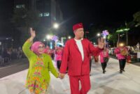 Wali Kota Bekasi, Tri Adhianto, bersama istri yang juga Ketua TP PKK Kota Bekasi, Wiwiek Hargono menghadiri MUNAS VII APEKSI di Surabaya