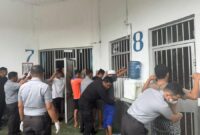 Kepala Lembaga Pemasyarakat (Kalapas) Kelas IIB Banjarbaru, I Made Supartana, pimpin razia kamar Warga Binaan bersama tim Satuan Operasional Kepatuhan Internal Lapas Banjarbaru