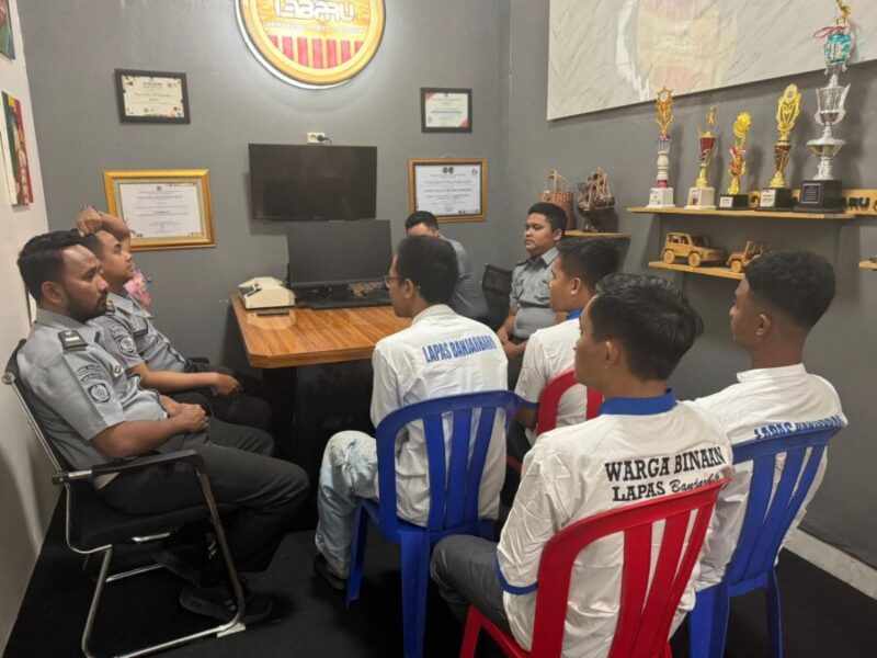 Lembaga Pemasyarakatan (Lapas) Kelas IIB Banjarbaru gelar kelas konten kreator bagi Warga Binaan yang berlangsung di ruang Humas