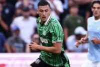 Kapten tim nasional Indonesia, Jay Idzes, kembali tampil penuh saat Sassuolo menahan imbang Lecce tanpa gol. (Instagram)