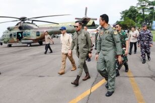Jalankan Arahan Presiden Prabowo, Setiba di Sumut Menko AHY Pastikan Penyaluran Bantuan untuk Warga Korban Bencana Jalankan Arahan Presiden Prabowo, Setiba di Sumut Menko AHY Pastikan Penyaluran Bantuan untuk Warga Korban Bencana