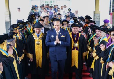 Beri Motivasi Wisudawan UNSRI, Menko AHY Ajak Bangun Bangsa dengan Optimisme Realistis