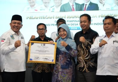 Dukung Tata Kelola Pemerintahan dan Percepatan Pembangunan Desa, Bupati Dewi Setiani Diganjar Penghargaan Dari Kemendesa PDT RI Dukung Tata Kelola Pemerintahan dan Percepatan Pembangunan Desa, Bupati Dewi Setiani Diganjar Penghargaan Dari Kemendesa PDT RI