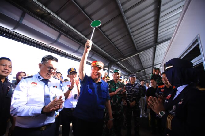 Wagub Cik Ujang Lepas Mudik Gratis Pemprov Sumsel Lebaran 1447 H, Ingatkan Pemudik Utamakan Keselamatan