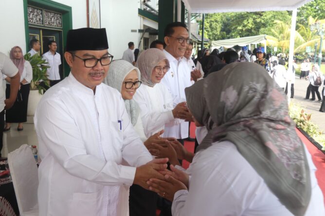 Wali Kota Hasto Ajak ASN Yogyakarta Membangun Gotong Royong Wali Kota Hasto Ajak ASN Yogyakarta Membangun Gotong Royong