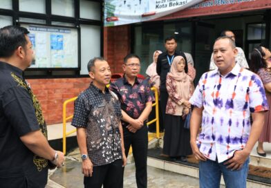 Pastikan Layanan Tetap Berjalan, Wali Kota Bekasi Pantau Pelayanan Publik Pasca Idul Fitri Pastikan Layanan Tetap Berjalan, Wali Kota Bekasi Pantau Pelayanan Publik Pasca Idul Fitri