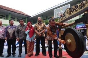 Wawali Bekasi Apresiasi Kreativitas Siswa dalam Drama Kolosal Budaya