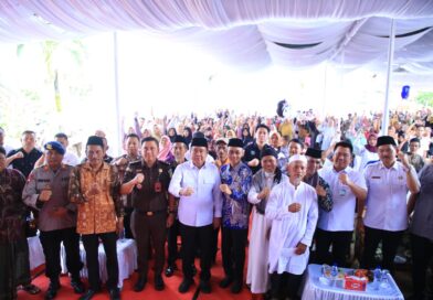 Wagub Sumsel Cik Ujang Letakkan Batu Pertama Masjid Baitul Huda di OKU Timur, Simbol Penguatan Nilai Keimanan