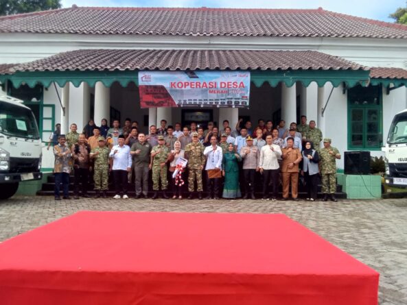 Wabup Pandeglang Serahkan 19 Truk Operasional Koperasi Desa Merah Putih
