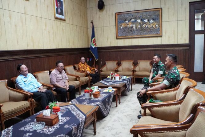 Silaturahmi Danrem Yuniar Dwi Hantono dan Nuryadi, Perkuat Komunikasi Lintas Lembaga Silaturahmi Danrem Yuniar Dwi Hantono dan Nuryadi, Perkuat Komunikasi Lintas Lembaga