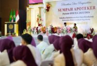 Wakil Rektor Bidang Pendidikan dan Kemahasiswaan UMY, Prof. Dr. Zuly Qodir, M.Ag. saat memberikan sambutan dalam acara Sumpah Apoteker Periode XVIII UMY