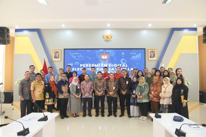 Bukan Sekadar Pameran E-Voting, Wamendagri Wiyagus Minta Fasilitas Simulasi Pemilu Jadi Pusat Kebijakan