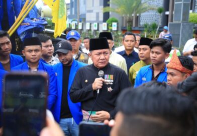 Gubernur Herman Deru Temui Massa PMII, Tegaskan Komitmen Transparansi Anggaran dan Perbaikan Infrastruktur
