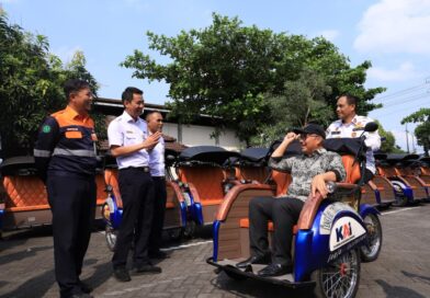KAI Salurkan 50 Becak Listrik untuk Pengayuh Becak di Yogyakarta