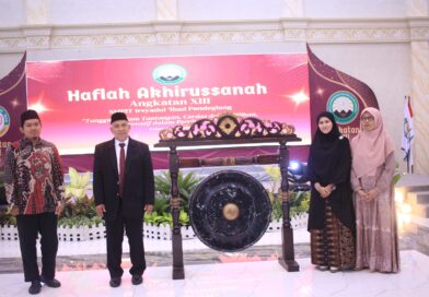 Haflah Akhirussanah Angkatan XIII, SMPIT Irsyadul ‘Ibad Pandeglang Lepas 29 Siswa dengan Kelulusan 100 Persen Haflah Akhirussanah Angkatan XIII, SMPIT Irsyadul ‘Ibad Pandeglang Lepas 29 Siswa dengan Kelulusan 100 Persen