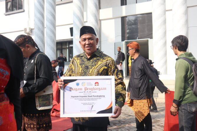 Perayaan HARGANAS 2026, Yayasan Irsyadul ‘Ibad Raih Penghargaan GATI Dari Bupati Pandeglang