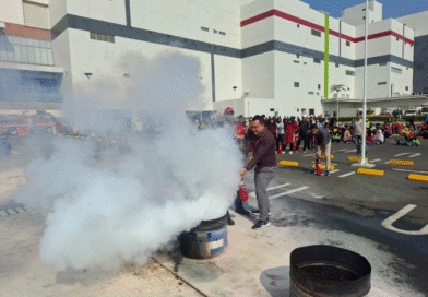 Disdamkar dan Penyelematan Bekali Ratusan Tenant Aeon Mall Deltamas dengan Pelatihan APAR dan Evakuasi Disdamkar dan Penyelematan Bekali Ratusan Tenant Aeon Mall Deltamas dengan Pelatihan APAR dan Evakuasi
