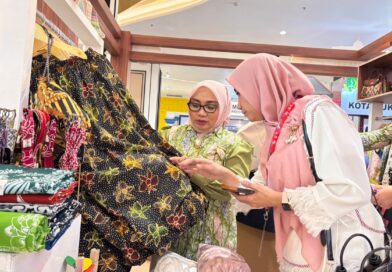 Ketua Dekranasda Kota Bekasi Hadiri Puncak HUT ke-46 Dekranas, Dorong UMKM Bekasi Tembus Pasar Nasional