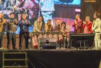 Menteri Ekonomi Kreatif/Kepala Badan Ekonomi Kreatif,Teuku Riefky Harsya bersama Wakil Ketua Komisi VII DPR RI, Lamhot Sinaga saat membuka acara pagelaran opera dan konser musik bertajuk Tona Sian Huta di Gedung Jetun Silangit, Tapanuli Utara, Sumatera Utara, Sabtu (11/07/2026)
