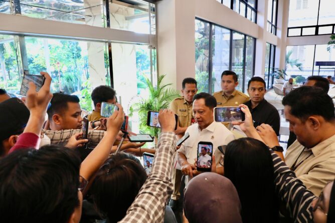 Mendagri Minta Pemda Perkuat Pasokan dan Distribusi demi Jaga Inflasi Tetap Terkendali