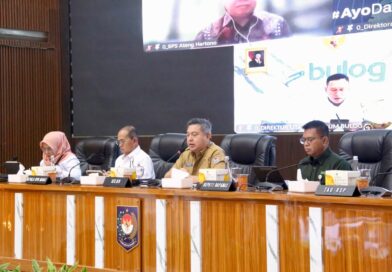 Sambut Hari Kemerdekaan, Sekjen Kemendagri Dorong Bulog dan Pemda Gencarkan Gerakan Pangan Murah