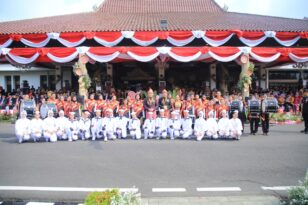 Jadi Irup HUT Ke-81 RI, Herman Deru Catat 17 Kali Pimpin Upacara Sejak Menjabat Bupati Jadi Irup HUT Ke-81 RI, Herman Deru Catat 17 Kali Pimpin Upacara Sejak Menjabat Bupati