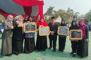 Kepala Dinas Kesehatan Kabupaten Bekasi dr.Arief Kurnia bersama 4 ASN Dinkes yang meraih Anugerah ASN Inovatif Kabupaten Bekasi 2026, usai menerima penghargaan di Plaza Pemda, Kamis (17/9/2026).