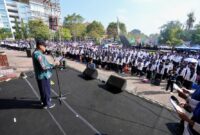 Rektor UMY memimpin Deklarasi Ruang Aman bersama ribuan mahasiswa baru UMY tahun akademik 2026/2027