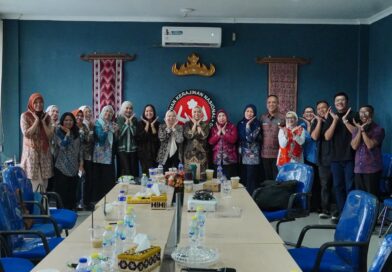 Dekranasda Provinsi Lampung Siapkan Kriya Terbaik Tembus Panggung Nasional, Tapis hingga Sulam Usus Jadi Andalan Dekranasda Provinsi Lampung Siapkan Kriya Terbaik Tembus Panggung Nasional, Tapis hingga Sulam Usus Jadi Andalan