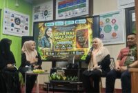 NARASUMBER-Dr. Suyanto, CFP bersama Bunda Anita sebagai Narasumber Bedah buku “Ngaji Sugih” karya Soraya, SH, MH, CHt, MNLP, MPI. (Foto Ist).