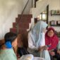 Foto tim PKM-KC UMY D-Sense saat melakukan pengujian prototipe D-Sense kepada peserta Down Syndrom