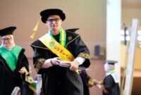 Foto mahasiswa asing UMY asal Pakistan yang meraih penghargaan sebagai wisudawan dengan publikasi terbaik pada Wisuda Periode I TA 2026/2027