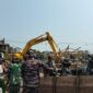 Proses pembongkaran di desa margolinduk di mulai