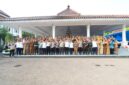 Sesi foto bersama setelah selesai Pertemuan Lintas Sektor dan Diskusi Interaktif dalam Percepatan Penanggulangan Tuberkulosis dan Cek Kesehatan Gratis (CKG) di Pendopo Kota Banjar, Jawa Barat, Senin (21/9/2026).