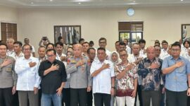 Kapolda Banten foto bersama peserta Uji Kompetensi Wartawan (UKW) PWI Banten Angkatan ke-28 di Aula Serba Guna Polda Banten, Serang