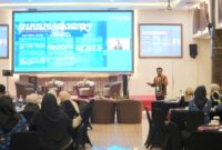 Ketua TP PKK Kabupaten Bandung memberikan pengarahan dalam kegiatan Ladies Program KORPRI Kabupaten Bandung di Hotel Grand Sunshine, Soreang