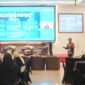 Ketua TP PKK Kabupaten Bandung memberikan pengarahan dalam kegiatan Ladies Program KORPRI Kabupaten Bandung di Hotel Grand Sunshine, Soreang