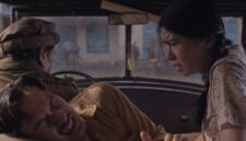 Salah satu adegan dalam film “Merah Sebelum Fajar” karya sutradara Garin Nugroho yang menampilkan aktris Laura Basuki dan aktor Nicholas Saputra di dalam kendaraan