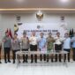 Foto bersama jajaran Lapas Kelas IIA Serang, TNI, Polri, BNNP, serta Kanwil Ditjen Pemasyarakatan Banten usai pelaksanaan Razia Gabungan dan Tes Urine, sebagai upaya deteksi dini dan pencegahan gangguan keamanan serta penyalahgunaan narkotika di dalam lapas.