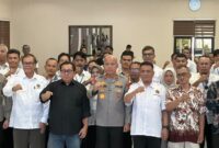 Kapolda Banten Irjen Pol. Hengki Ketua PWI Provinsi Banten Rian Nopandra bersama pengurus PWI dan puluhan jurnalis 