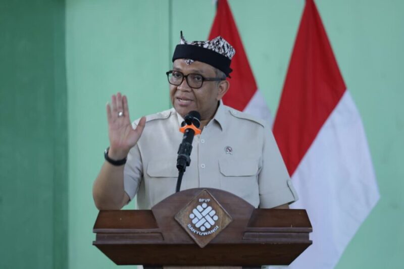 Wamenaker Afriansyah Noor memberikan arahan saat menghadiri kegiatan Penguatan Sinergitas Pelatihan di BPVP Banyuwangi, Jawa Timur