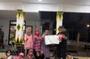 Ketua Komisi A DPRD Kota Yogyakarta Susanto Dwi Antoro menyerahkan bantuan 30 meja belajar lipat kepada pengurus JBM Tahunan, Rabu (23/9/2026), sebagai bagian dari gerakan pendidikan berbasis kedermawanan sosial dan semangat gotong royong.