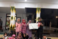 Ketua Komisi A DPRD Kota Yogyakarta Susanto Dwi Antoro menyerahkan bantuan 30 meja belajar lipat kepada pengurus JBM Tahunan, Rabu (23/9/2026), sebagai bagian dari gerakan pendidikan berbasis kedermawanan sosial dan semangat gotong royong.