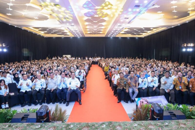 Para peserta dan tamu undangan menghadiri Kick Off Program Pemagangan Lulusan Perguruan Tinggi (MagangHub) Batch 2 Angkatan II yang digelar Kemnaker di Jakarta, Rabu (23/9/2026).