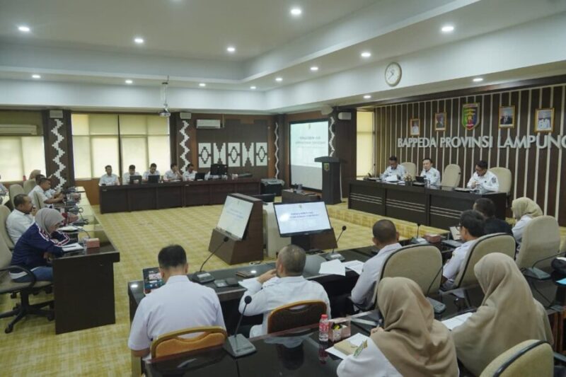 Rapat Persiapan dan Pendataan Atlet Cabang Olahraga untuk PORNAS KORPRI XVIII Tahun 2027 digelar di Ruang Rapat Alimudin Umar, Bappeda Provinsi Lampung, Bandar Lampung, Rabu (23/9/2026).