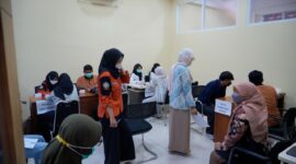Foto kegiatan cek kesehatan gratis mahasiswa UMY yang digelar oleh Kampus Sehat UMY dan UPTD Puskesmas Kasihan I